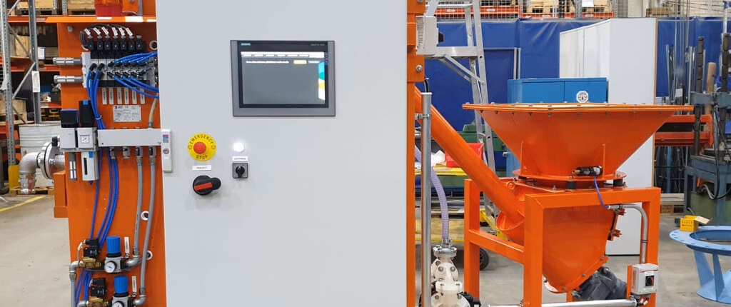 Automatisiertes Leimmischsystem von Tamtron in einer verfahrenstechnischen Produktionslinie der Holzindustrie.
