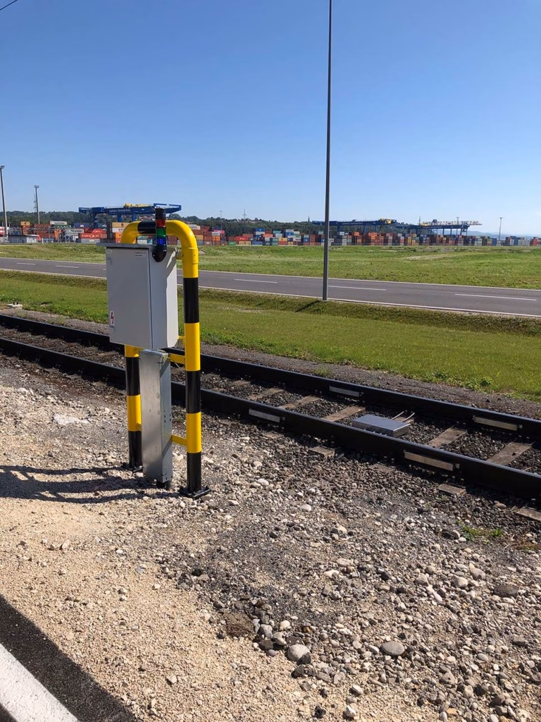 Schieneninfrastruktur mit integrierter Sensorik